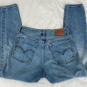 Levi’s mom fit jeans